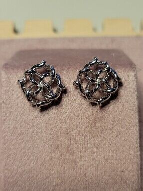 Nwot Kendra Scott Kelly Rhodium Plated Siver Stud Earrings.